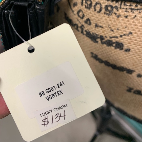 Mary Frances hip/shoulder/clutch - Picture 4 of 7